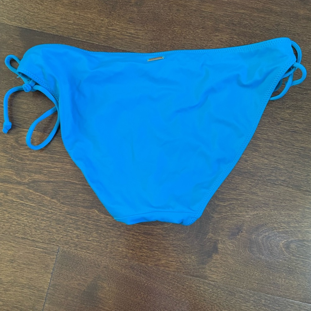 Victoria’s Secret Swim Halter Bikini Set, Top 34B Bottom M - Picture 10 of 12
